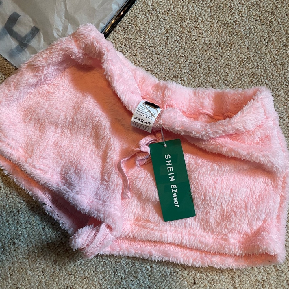 Pink fuzzy comfy shorts. SHEIN. Size xs.